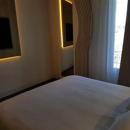 Hotel Brit De Grignan Vichy