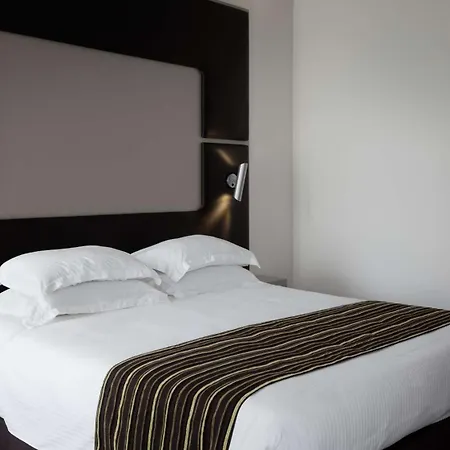 Hotel Brit De Grignan 4*