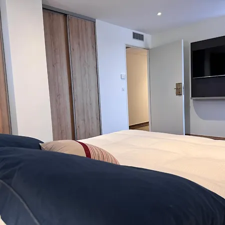 Hotel Brit De Grignan