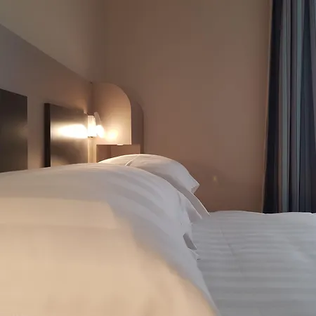 Hotel Brit De Grignan 4*