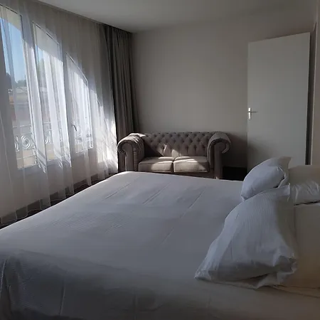 Brit De Grignan Hotel 4*