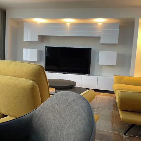 Hotel Brit De Grignan 4*