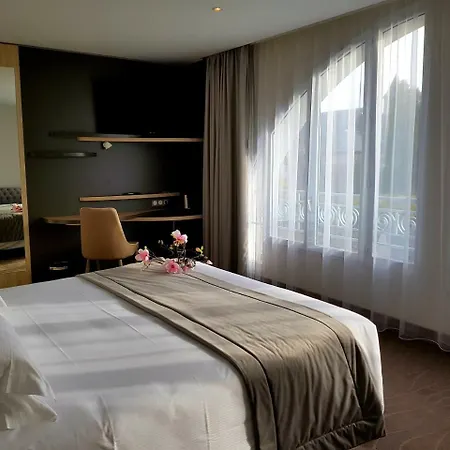 Brit De Grignan Hotel