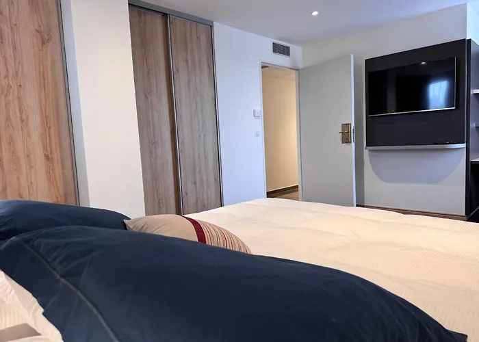 Hotel Brit De Grignan