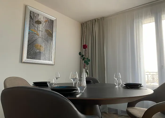 Hotel Brit De Grignan 4*