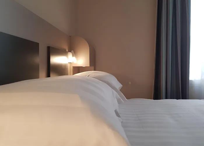 Hotel Brit De Grignan 4*