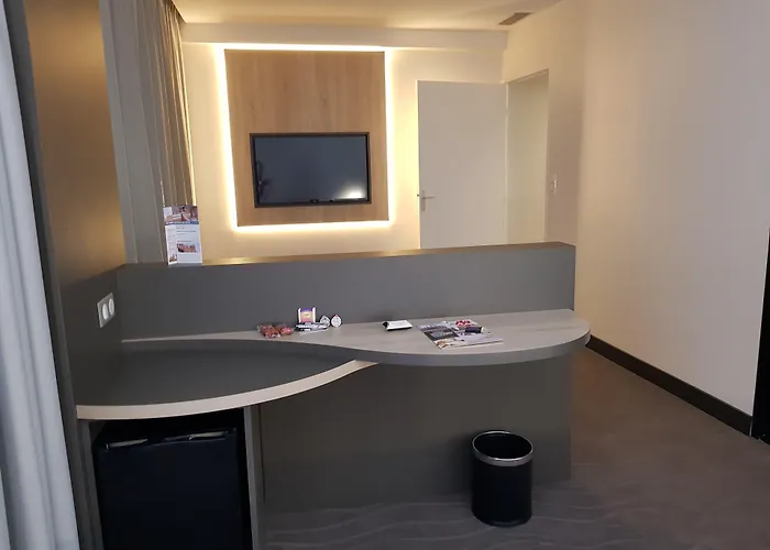 Brit De Grignan Hotel 4*