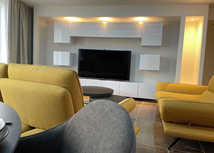 Hotel Brit De Grignan 4*